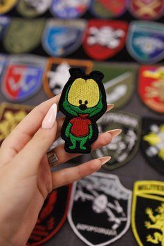 Вишитий шеврон з мультфільму Чіп і Дейл Вжик з гумором SH0254 фото