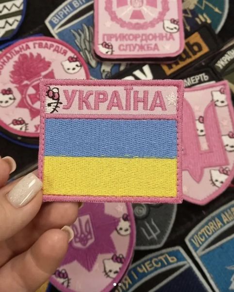 Вишитий шеврон на липучці з гумором для дівчат рожевий SH0675 фото