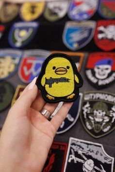 Вышитый шеврон ВСУ Утенок с автоматом на липучке для рюкзака броника и военной формы SH0286 фото